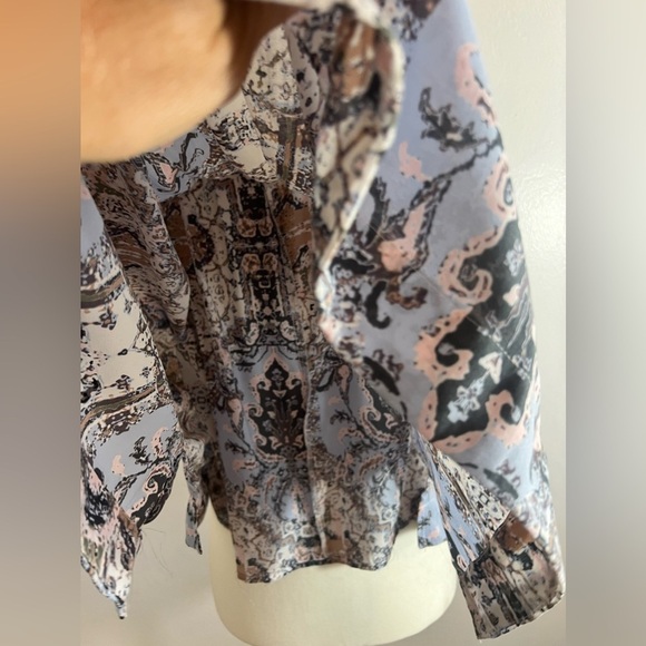 FREE PEOPLE GENEROUS SMALL SLEEVELESS BLOUSE; tank. Could easily fit medium. - Picture 7 of 14